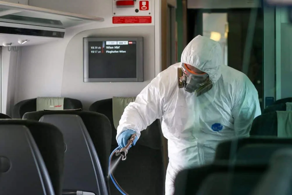 Biznis u doba koronavirusa: Šeširi protiv pljuvanja i pročišćivači zraka koji neutraliziraju virus