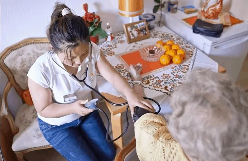 Njemačka očajnički traži njegovatelje u inostranstvu