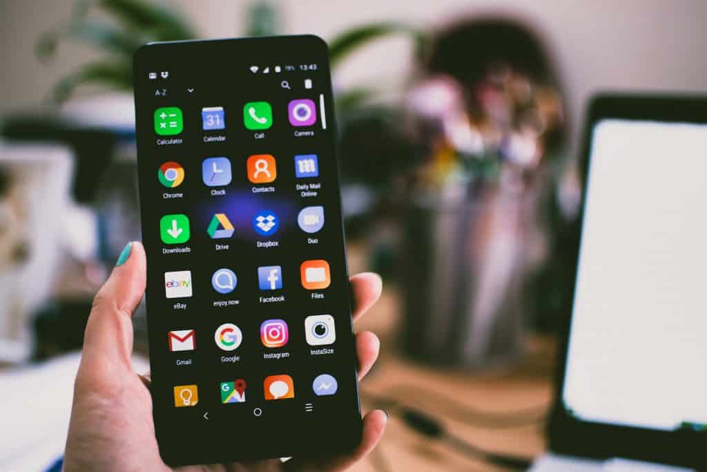 PAMETNI TELEFONI I KORONAVIRUS/ Kako ih i koliko često čistiti?