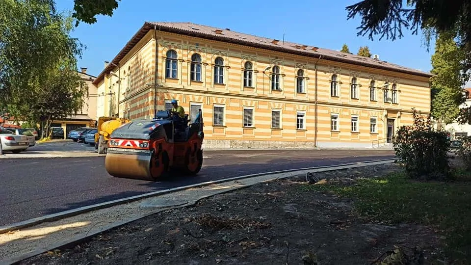 TRAVNIK/ Počelo asfaltiranje Vezirske ulice