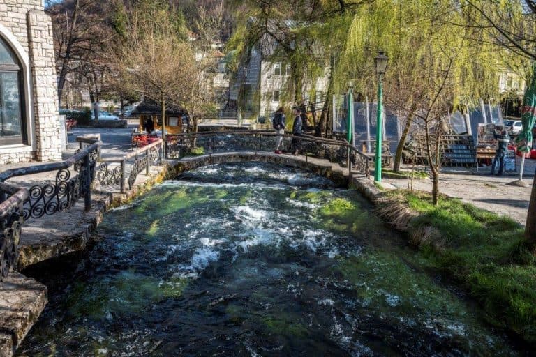 Plava voda u Travniku prava je atrakcija
