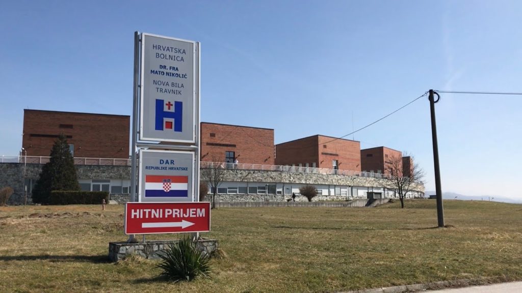 Nakon 35 dana provedenih na raspiratoru prvo je zagrlio suprugu!