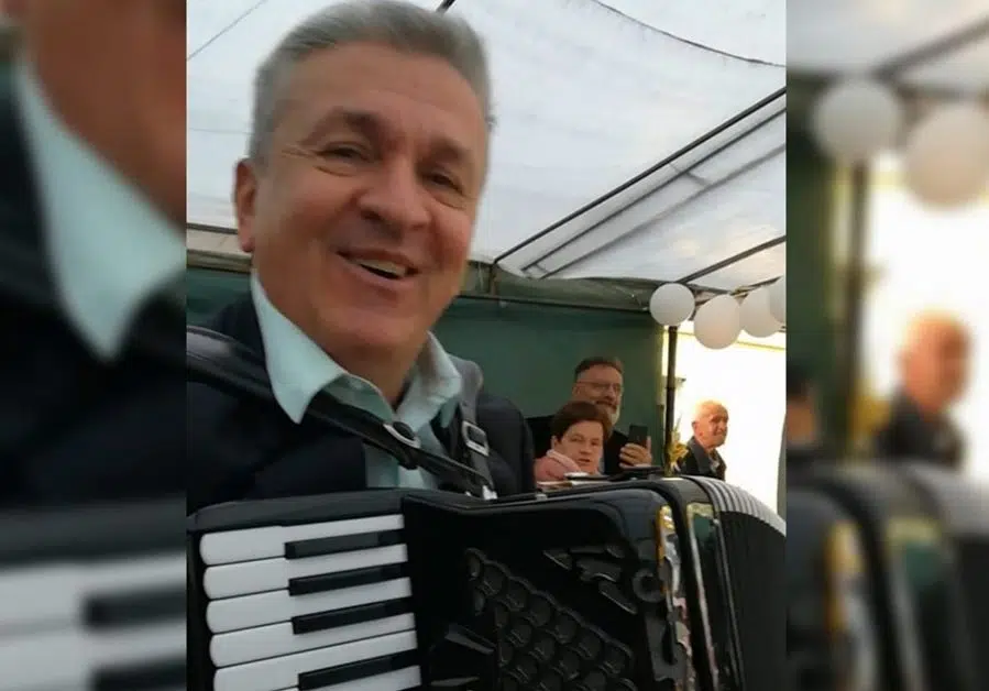 Sead Smajiš rame uz rame sa poznatim estradnim ličnostima