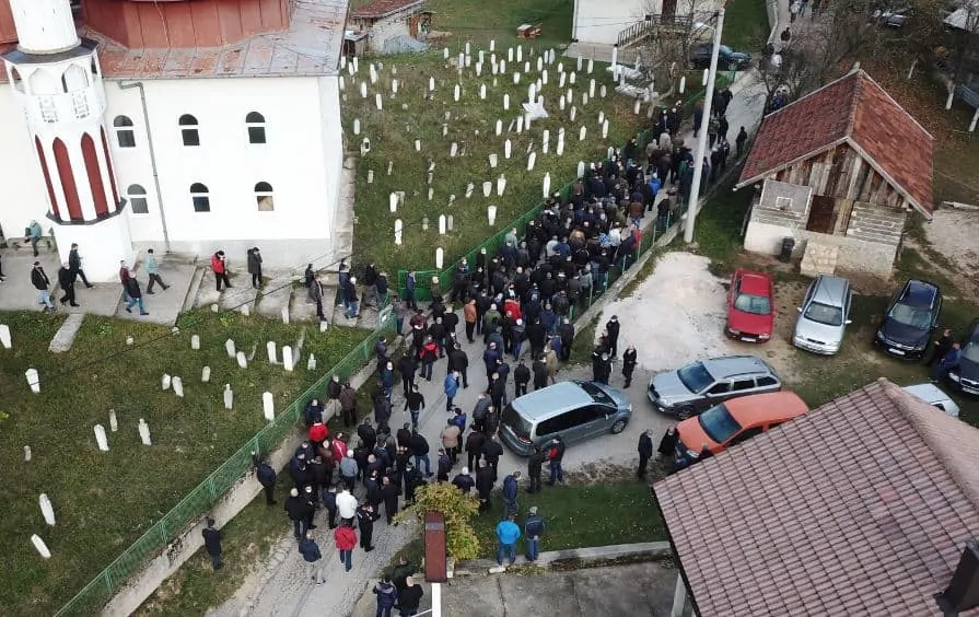 (VIDEO) Travničani se oprostili od dr. Mirsada Pece