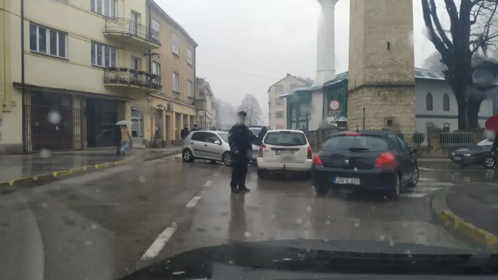 VOZAČI OPREZ / Saobraćajna nezgoda u Travniku