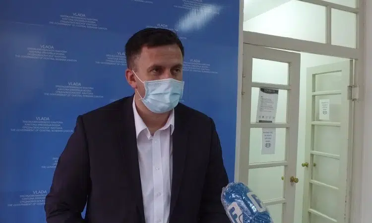 Anto Matić/ U SBK 310 aktivnih slučajeva, ublažane mjere samo za maturante!