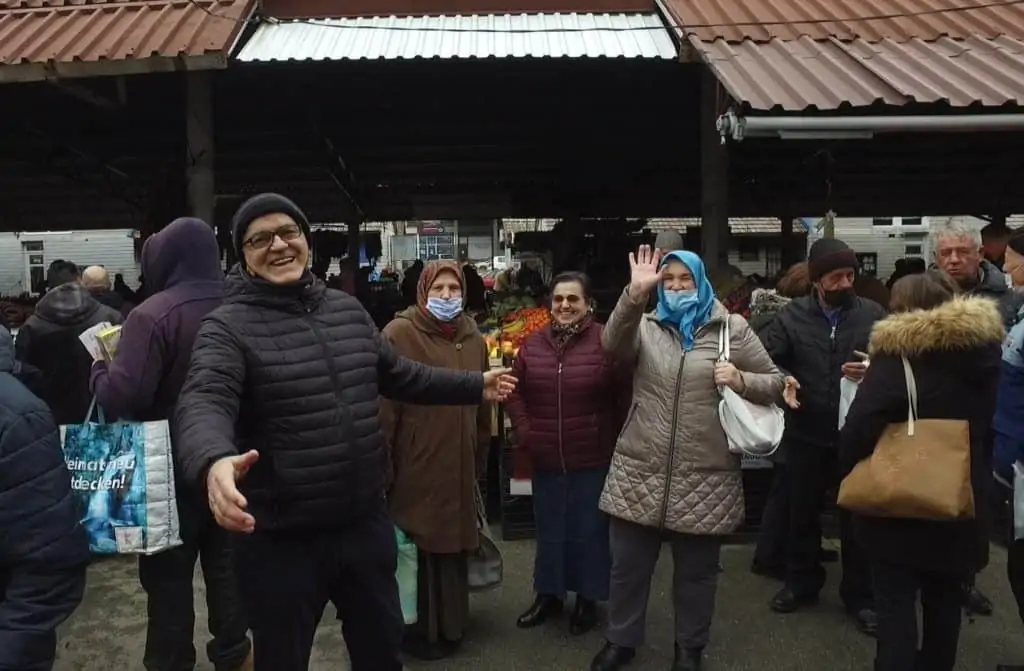 Pazarni četvrtak/ Ovog puta “upecali” kamermana!