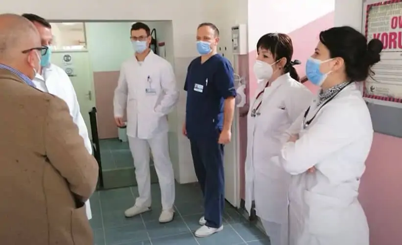 PODRŠKA NOVOIZABRANOG NAČELNIKA / Dautović posjetio Bolnicu Travnik i bolnicu “Dr. fra Mato Nikolić”
