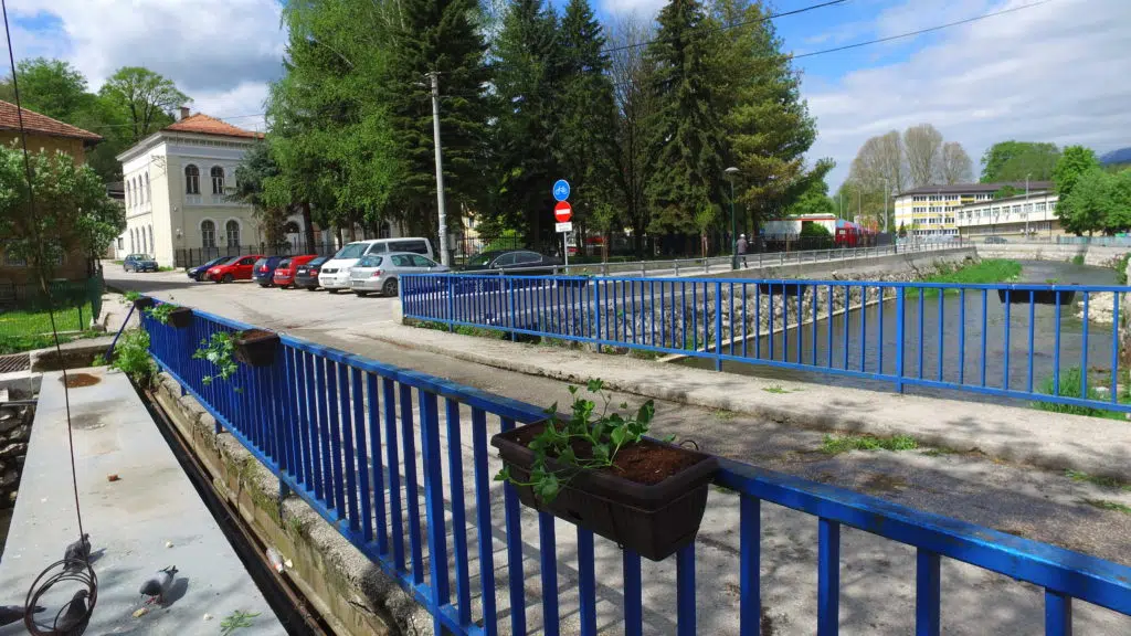 Sadnja cvijeća i uređenje javnih površina u Travniku