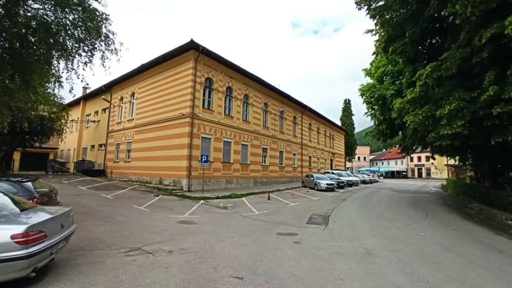 Pomoć porodici Aganović stiže i od uposlenika Općinskog suda Travnik