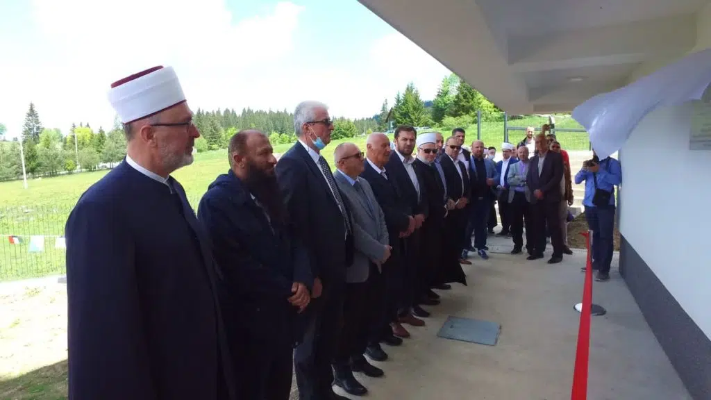 (FOTO) Svečano proklanjana džamija na Gostilju
