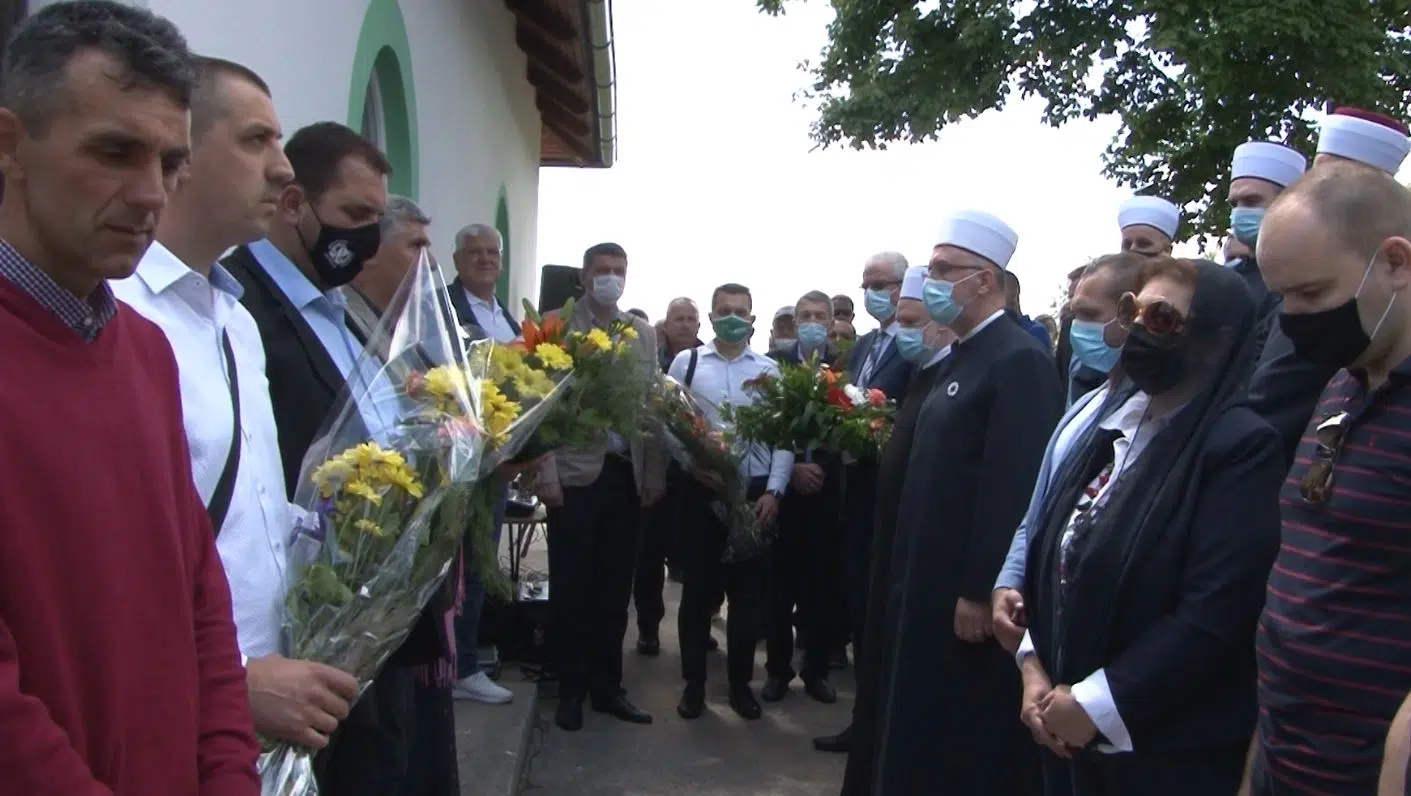 (FOTO) Velika Bukovica Travnik / “Nikada ne smijemo zaboraviti žrtvu koja je data za slobodu”