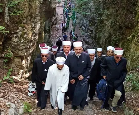 511. godina tradicije: Hiljade vjernika na Ajvatovici