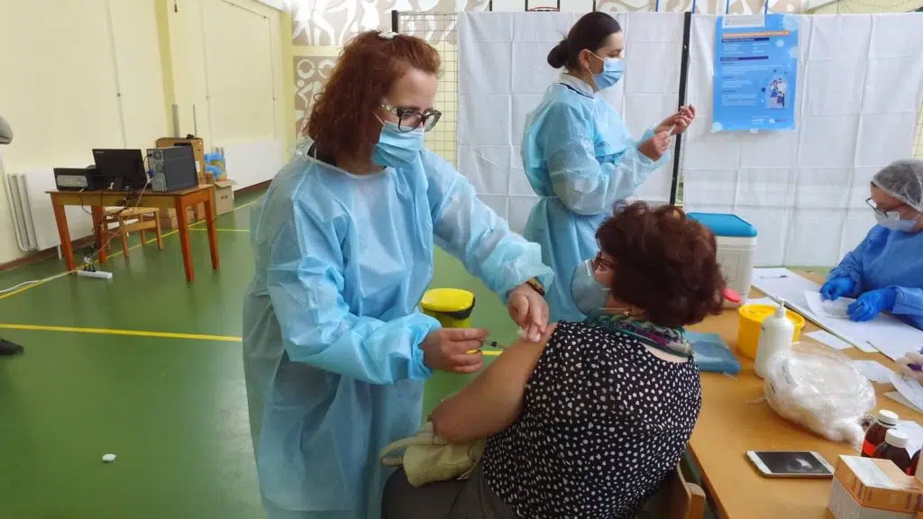 TRAVNIK / Danas revakcinacija građana AstraZeneca vakcinom