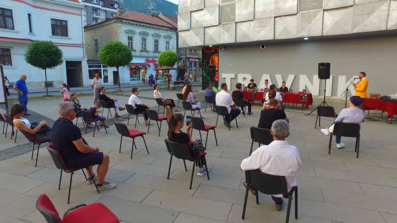 Travničke večeri/ Održana promocija zbirke pjesama “Prijedorska matura”