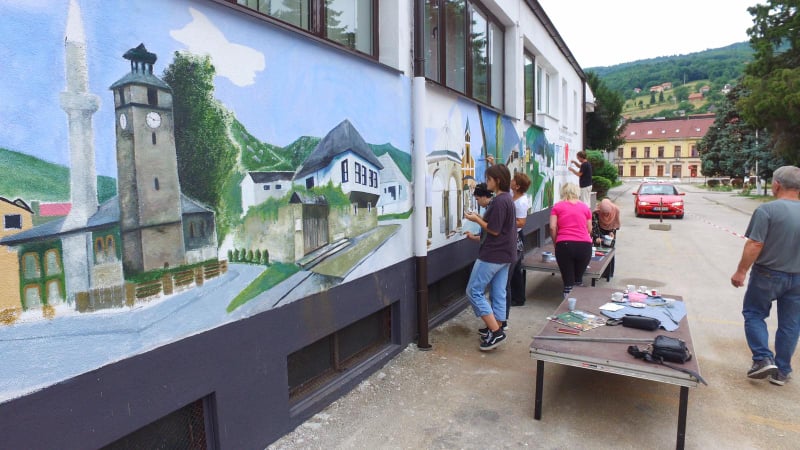 NekArt/ Travnički mural poprima konačni izgled