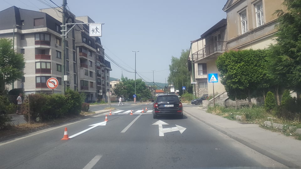 (FOTO) Radovi na održavanju cesta u Travniku uveliko traju