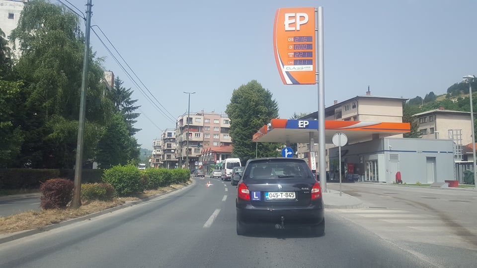 (FOTO) Radovi na održavanju cesta u Travniku uveliko traju