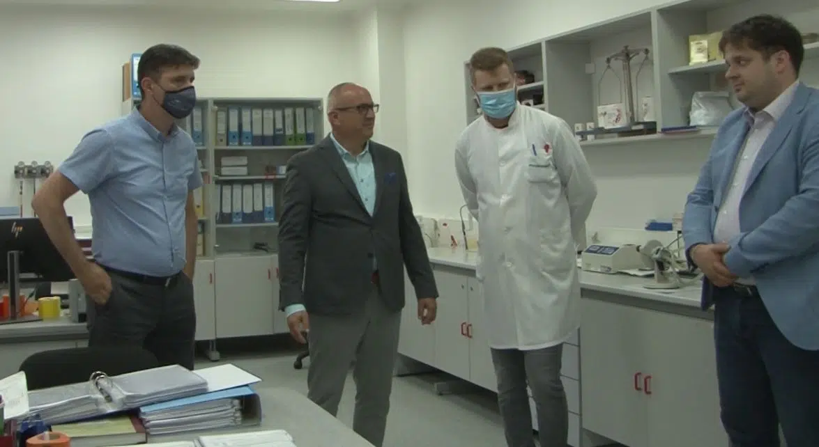(FOTO) Kenan Dautović posjetio travničku kompaniju “Pharmamed”