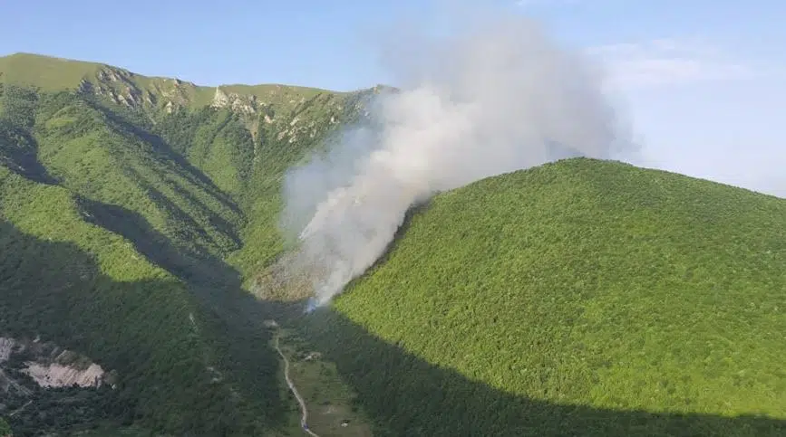 (VIDEO) Dautović o požaru iznad naselja Ovčarevo / Helikopter za gašenje nevrijeme vratilo iz Viteza