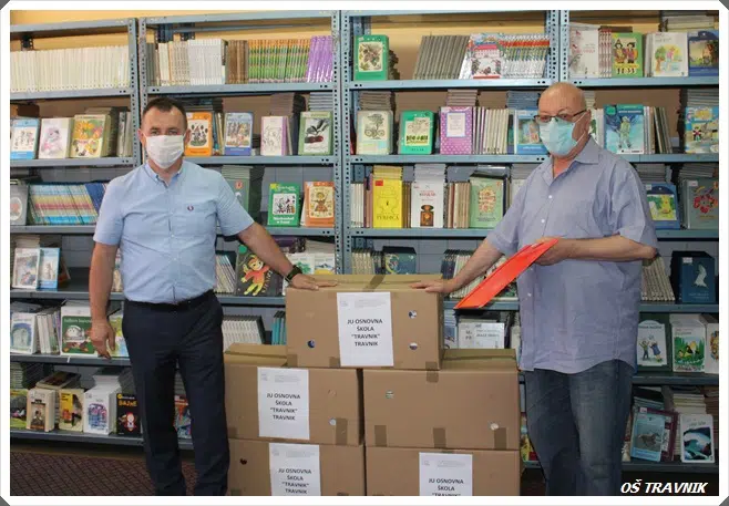 (FOTO) Biblioteka Osnovne škole Travnik bogatija za 350 novih naslova