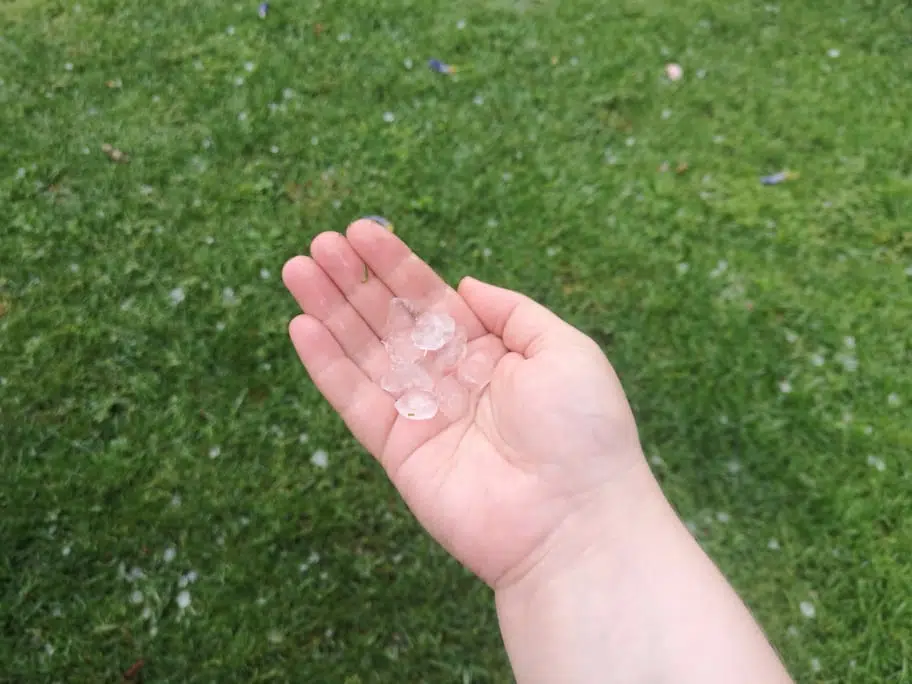 (VIDEO) Grmljavinsko nevrijeme s obilnim padavinama pogodilo Travnik