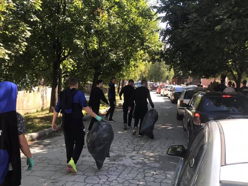 (FOTO) Akciji čišćenja pridružili se i članovi Košarkaškog kluba Travnik