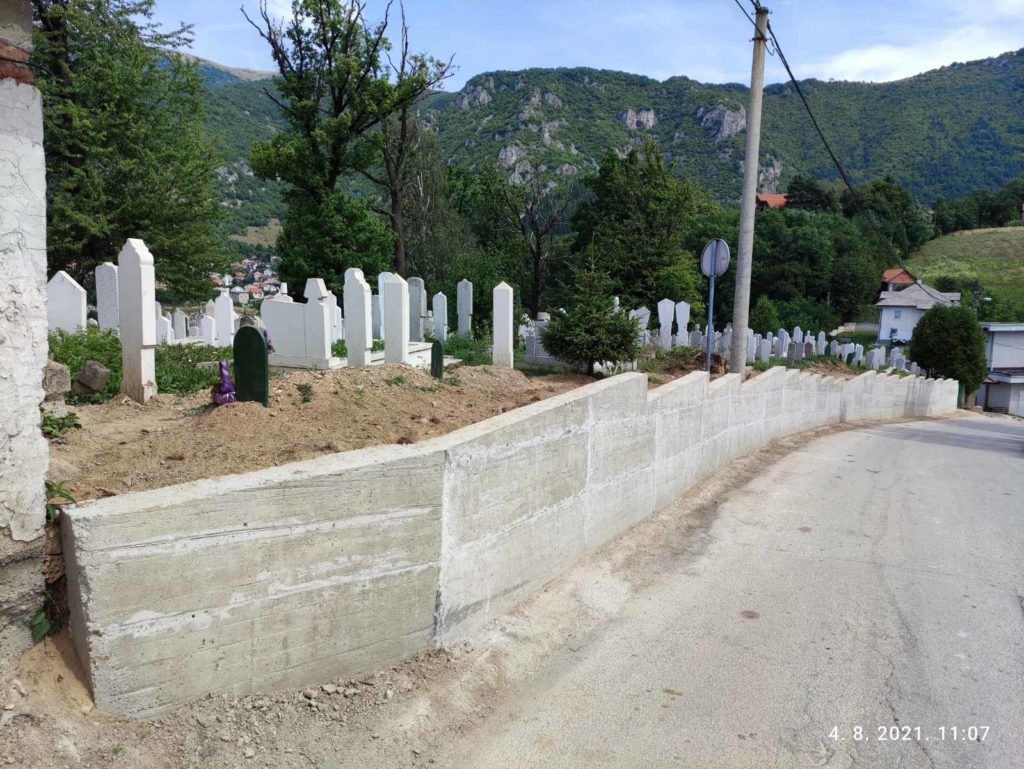Završeni radovi na izgradnji potpornog zida mezarja Ilovača