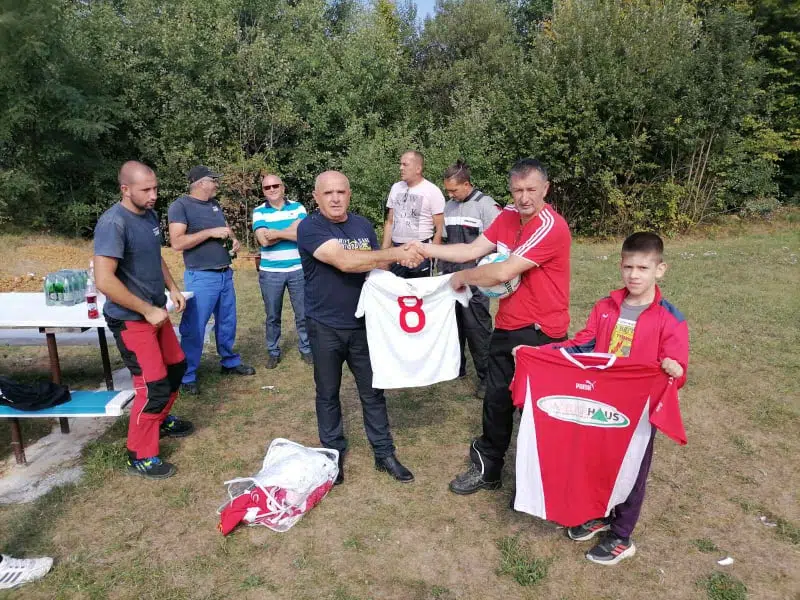 (FOTO) Sedmica društvene odgovornosti u MZ Bila / Dautović obilazi učesnike akcije čišćenja