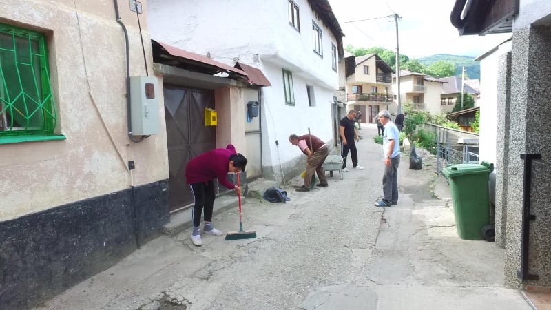 (foto/video) akcija čišćenja u mjesnoj zajednici stari grad