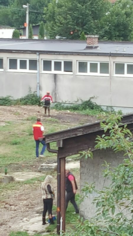 (FOTO) Dolac na Lašvi / Akcija čišćenja kod Osnovne škole i na putu prema seoskoj crkvi