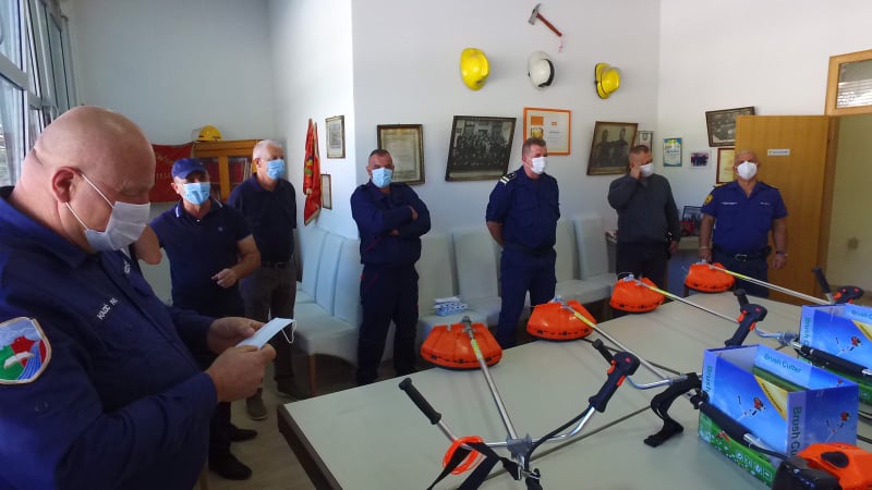 (FOTO) Vatrogasnim društvima Nova Bila, Turbe i Vitovlje i TVJ Travnik uručeni trimeri