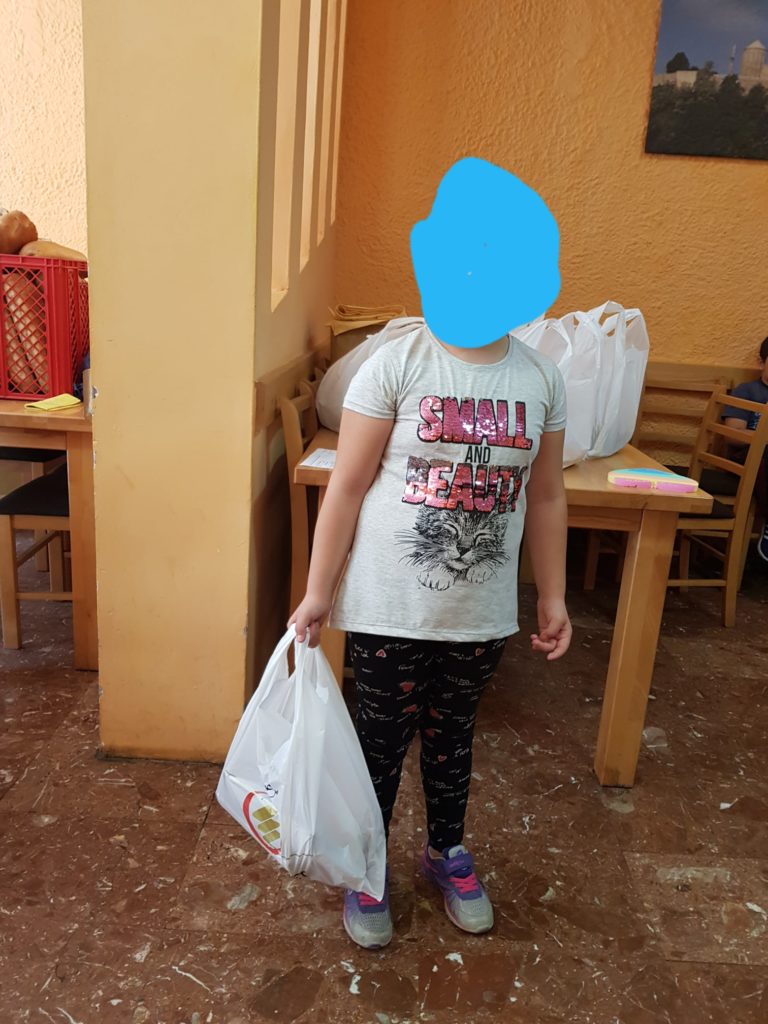 (FOTO) "Merhamet" Travnik / Školski pribor za sve osnovce koji se nalaze na spiskovima socijalno ugroženih porodica