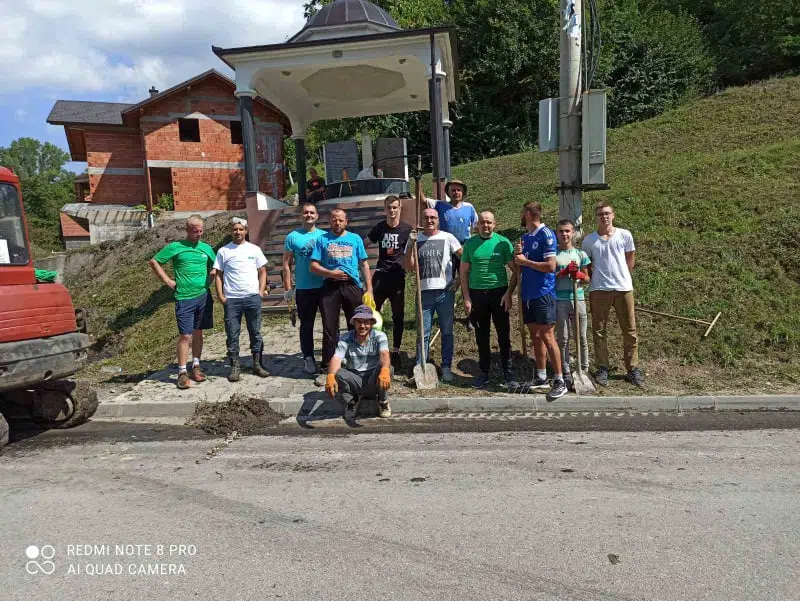 (FOTO) Akcija čišćenja i uređenja u Mjesnoj zajednici Han Bila