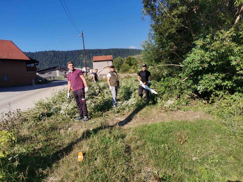 (FOTO) Preko 70 učesnika čisti Mjesnu zajednicu Vitovlje