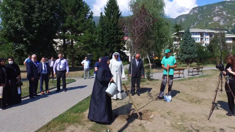 (FOTO/VIDEO) Zeleni šejk i načelnik zasadili drvo/ Član vladajuće porodice Emirata posjetio Travnik