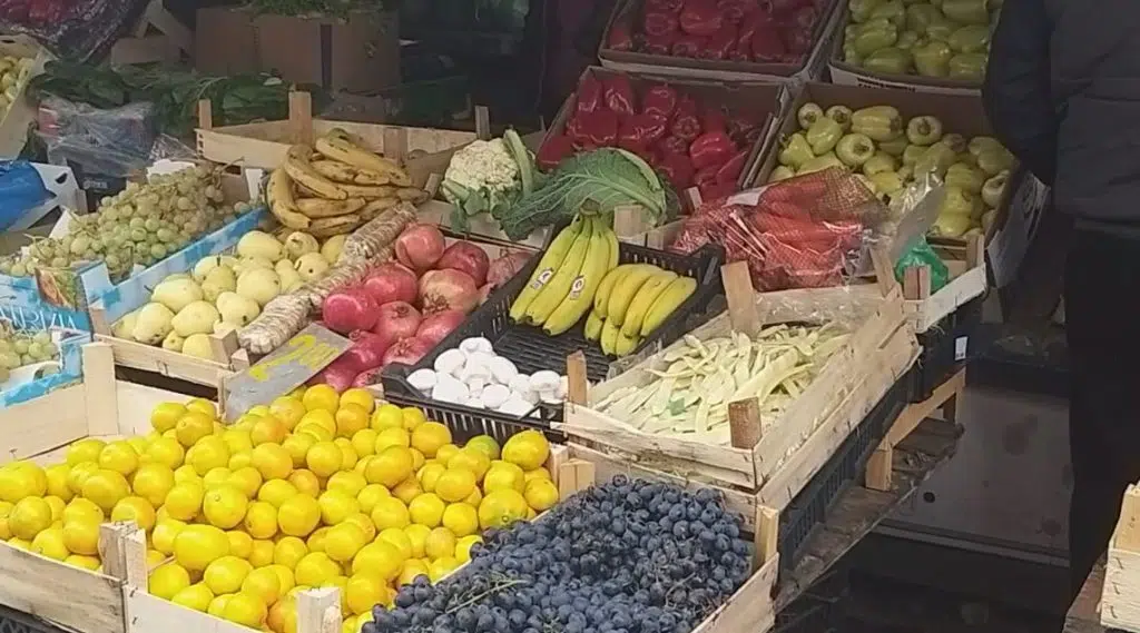 (VIDEO) Bogata ponuda na Zelenoj pijaci u Travniku