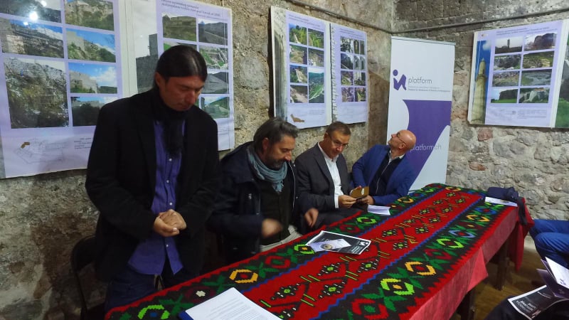 (foto/video) povezivanje dijaspore i ljudi u bih / u travniku predstavljena i-platforma