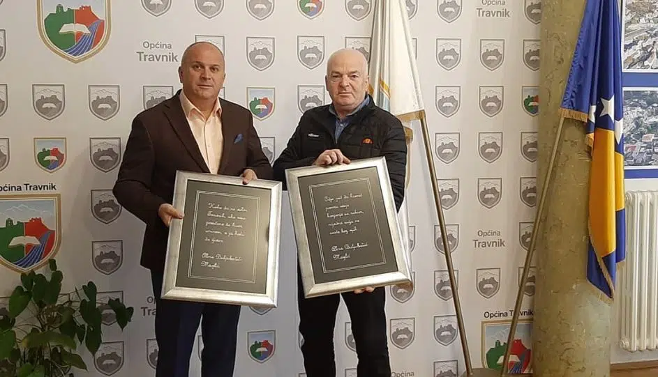 Slike sa stihom kao posvetom za načelnika Kenana Dautovića