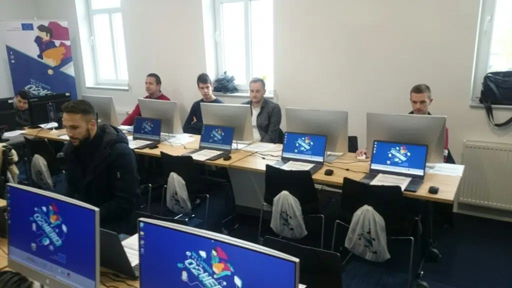 Počela obuka za mlade ljude u IT sektoru u Travniku