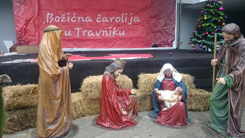 (FOTO) Počela Božićna čarolija u Travniku