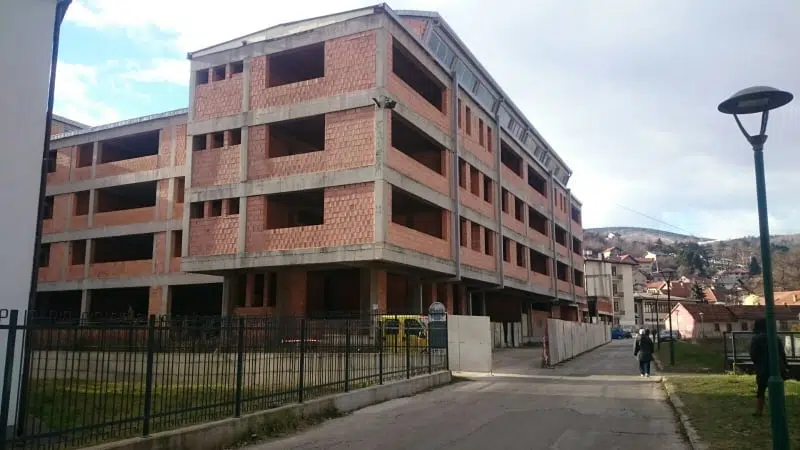 (FOTO) Nastavljaju se radovi na izgradnji srednje škole Travnik