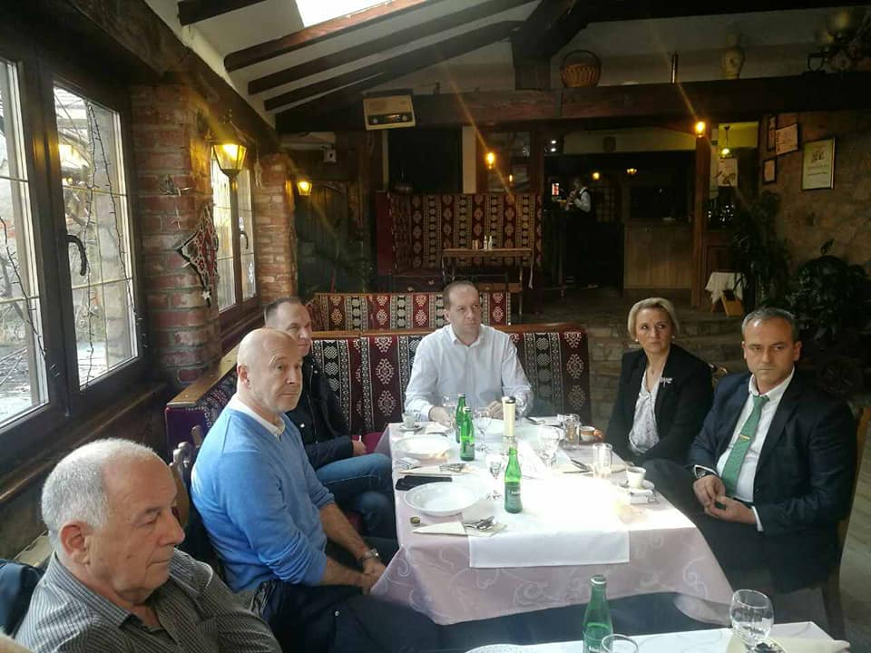 (foto) dautović organizovao radni ručak sa privrednicima iz općine travnik