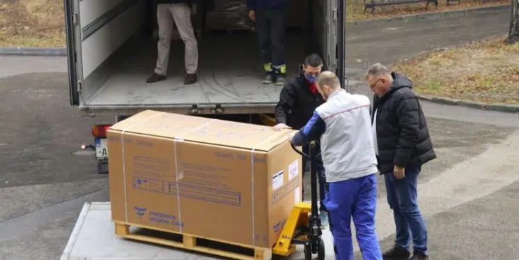 (FOTO) Dobre vijesti za pacijente / Četiri hemodijalizna aparata donirana Bolnici Travnik