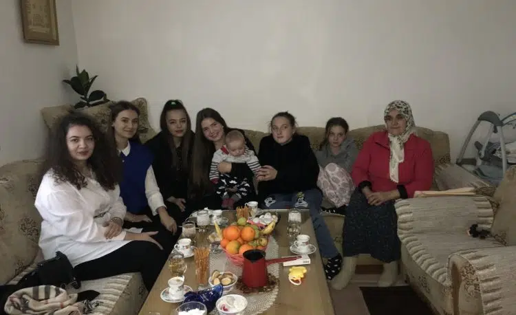 Učenici iz Travnika organizovali humanitarnu akciju za porodicu Aganović iz Zagrađa
