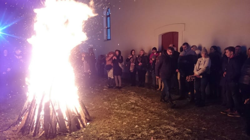 (FOTO) Badnji dan u hramu Uspenja Presvete Bogorodice u Travniku