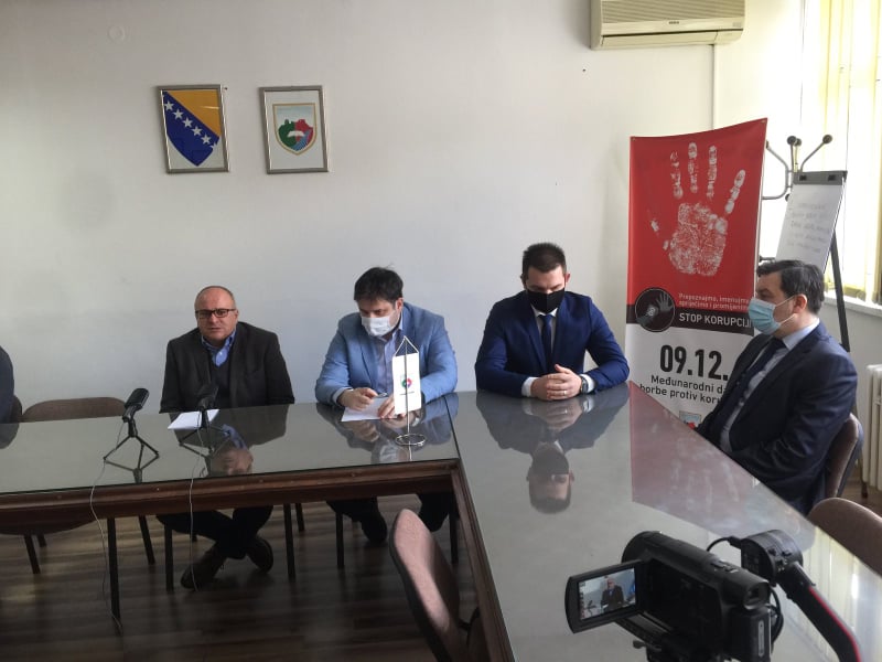 (FOTO/VIDEO) Dautović predstavio svoj tim savjetnika
