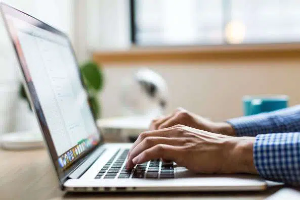 Kako izabrati najbolju očnu kliniku uz pomoć internet marketinga?