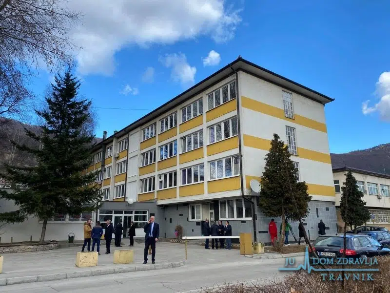 Dom zdravlja Travnik / Vakcinacija se provodi od 08 do 12 sati
