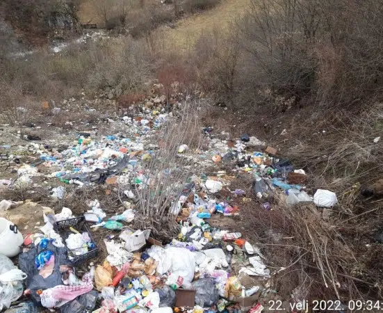 (FOTO) TRAVNIK / Nadležni intenzivirali aktivnosti na identifikaciji odgovornih za neodgovorno odlaganje otpada
